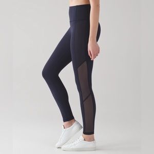 Size 6 Lululemon Navy blue 7/8 Leggings with Mesh Sides and Pockets